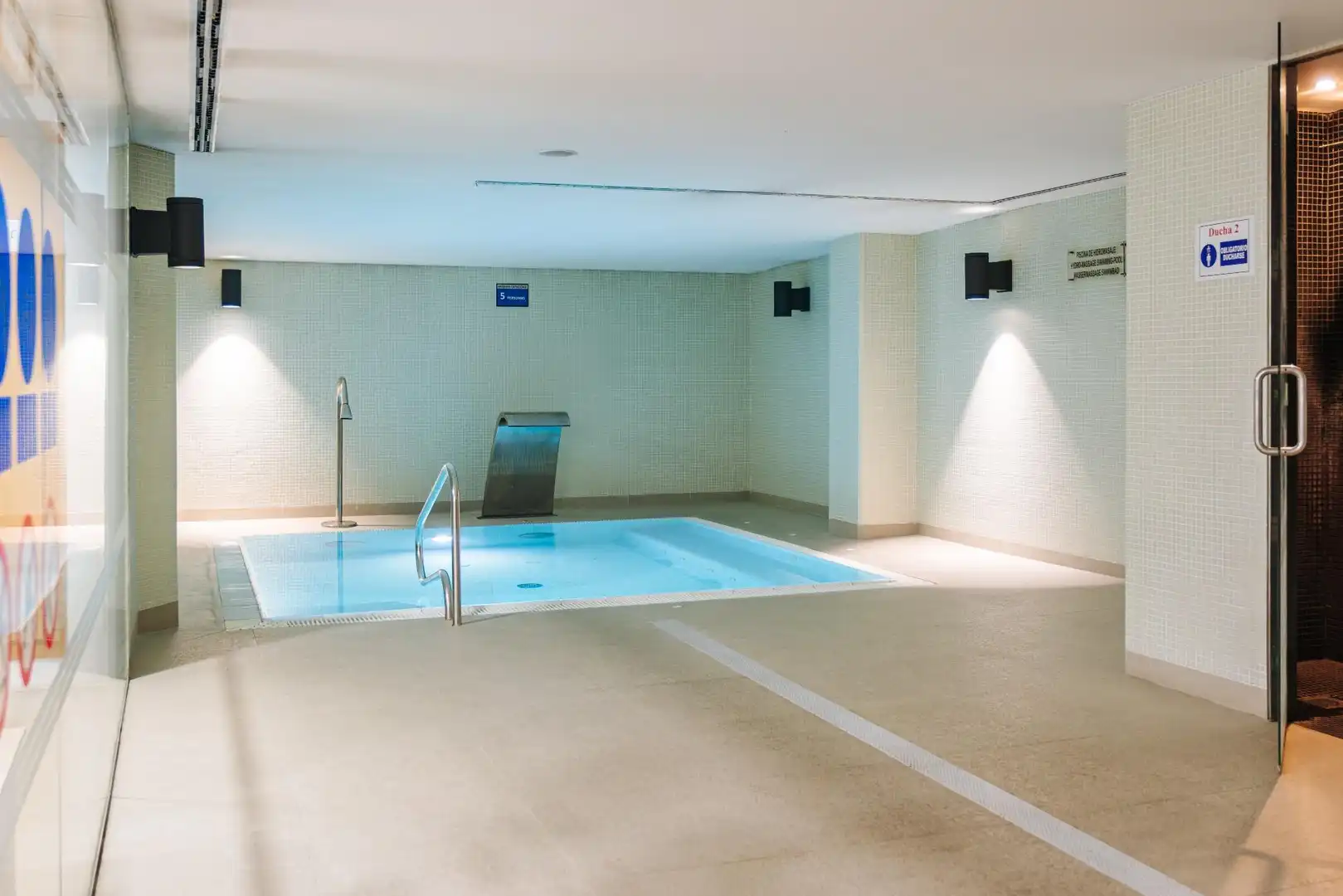 Piscina de Apartament de lloguer en Villajoyosa / La Vila Joiosa amb Aire condicionat, Calefacció i Jardí privat