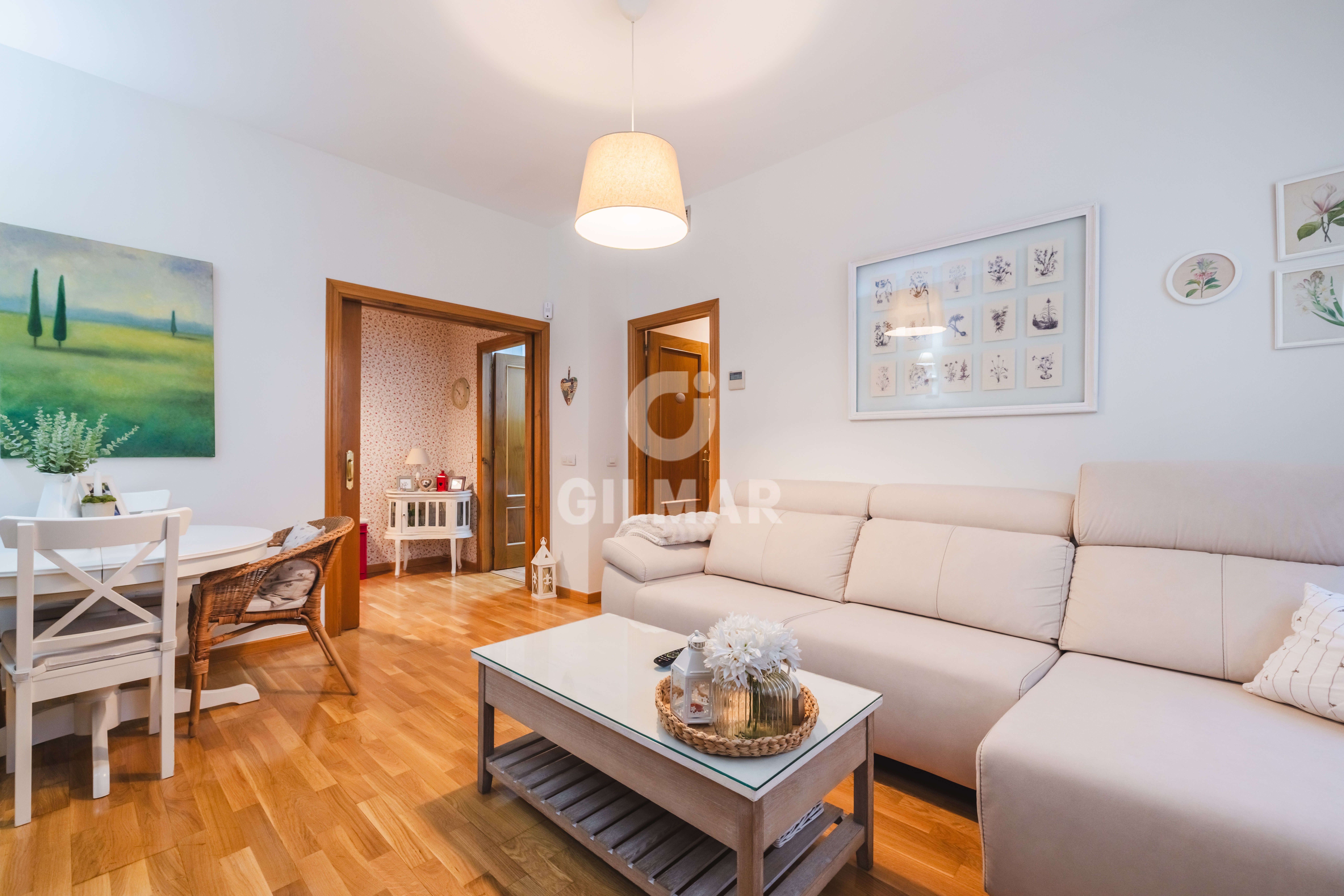 Sala d'estar de Planta baixa en venda en  Madrid Capital amb Calefacció, Jardí privat i Traster