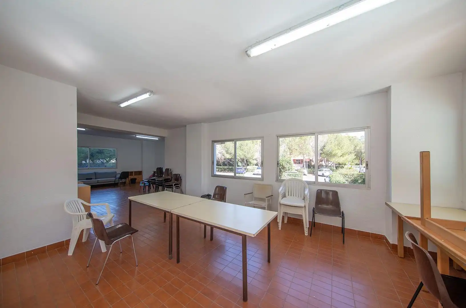 Ground floor for sale in Valencia  with Air Conditioner, Heating and Alarm