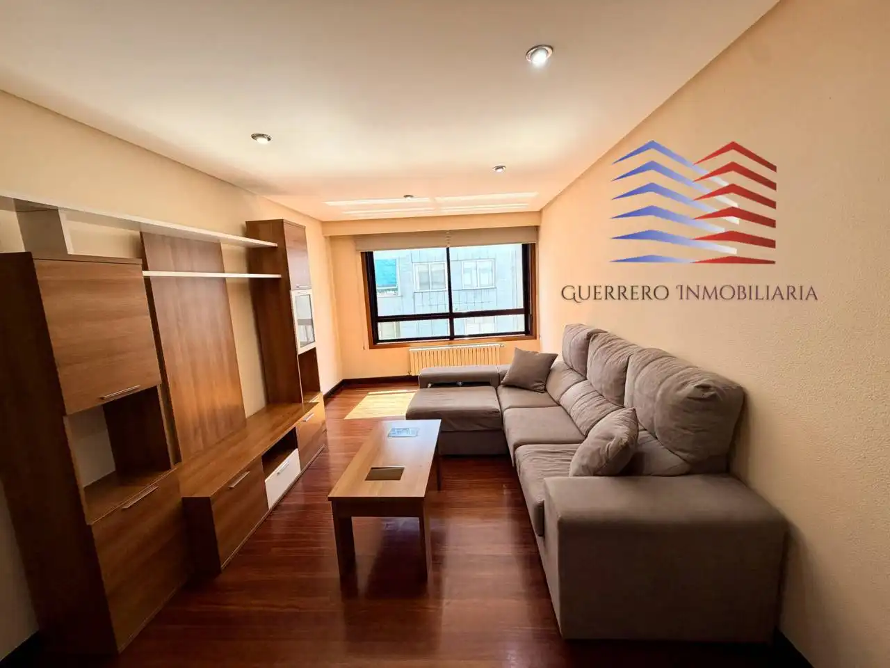 Living room of Apartments for rent in Ourense Capital   with Heating, Parquet flooring and Furnished