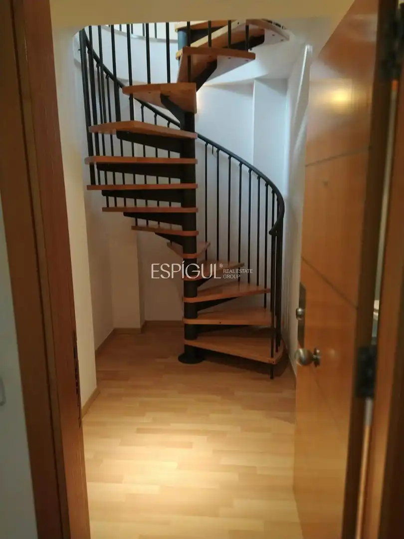 Maisonette zum Verkauf in Girona mit Klimaanlage, Heizung und Parkett