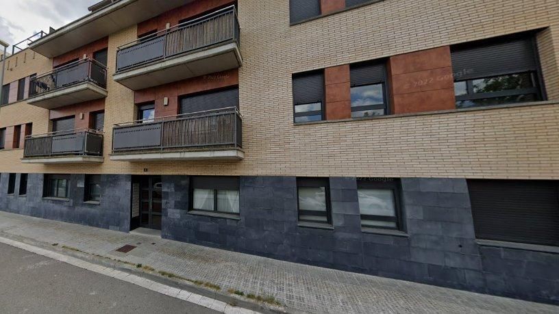 Vista exterior de Pis en venda en Centelles amb Calefacció, Jardí privat i Terrassa