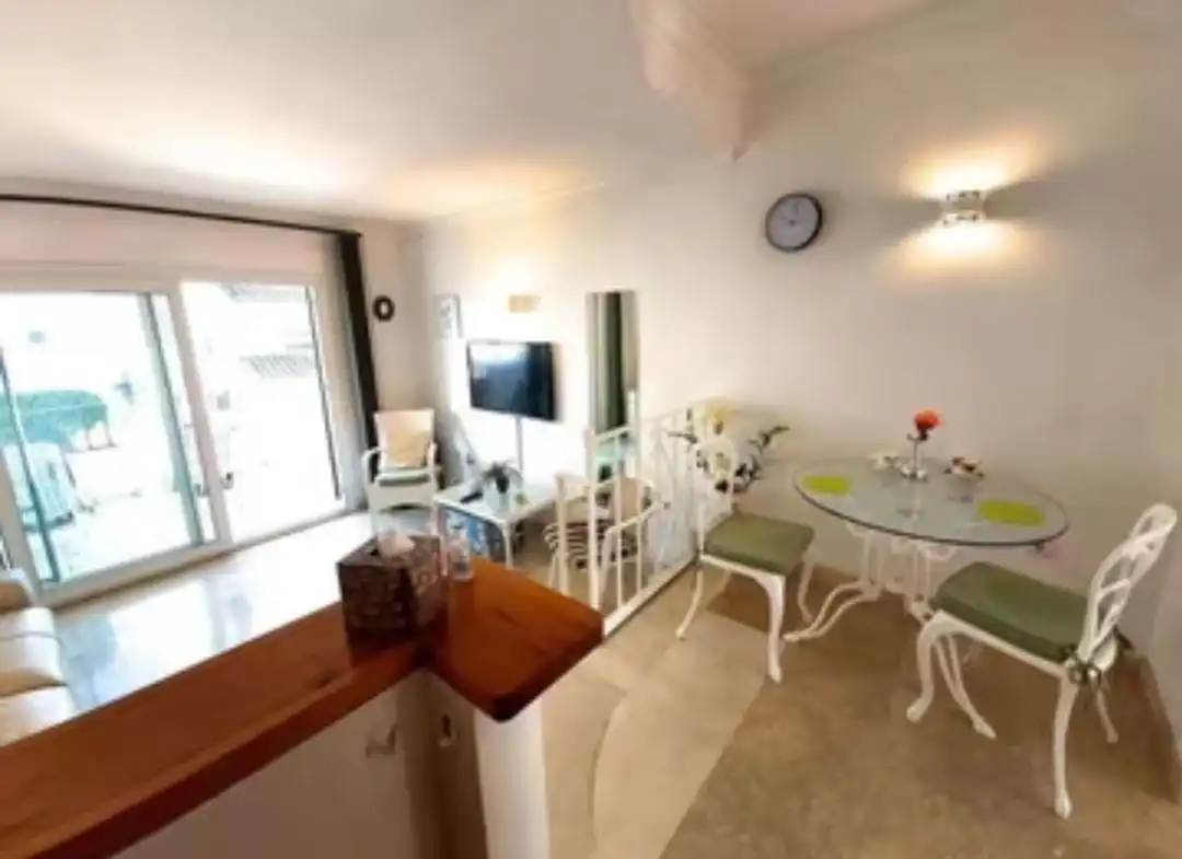 Sala de estar de Apartamento de alquiler en Estepona con Terraza y Amueblado