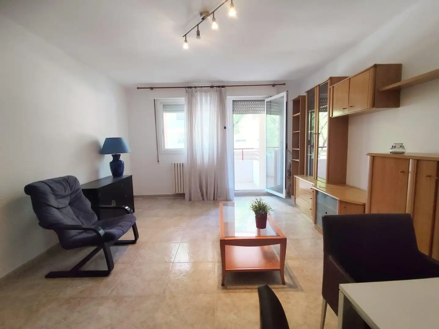 Sala d'estar de Pis de lloguer en Zaragoza amb Calefacció, Terrassa i Moblat