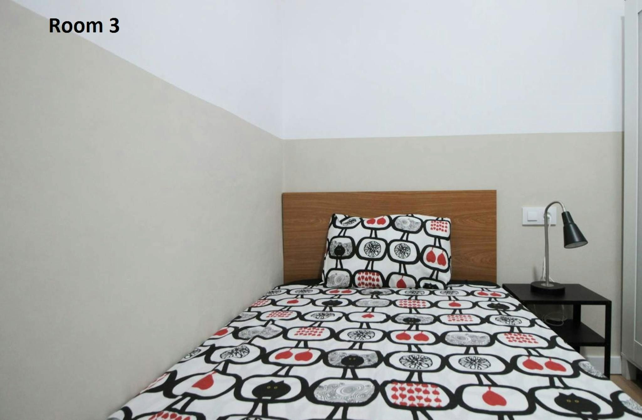 Bedroom of Flat to share in  Barcelona Capital  with Furnished and Washing machine