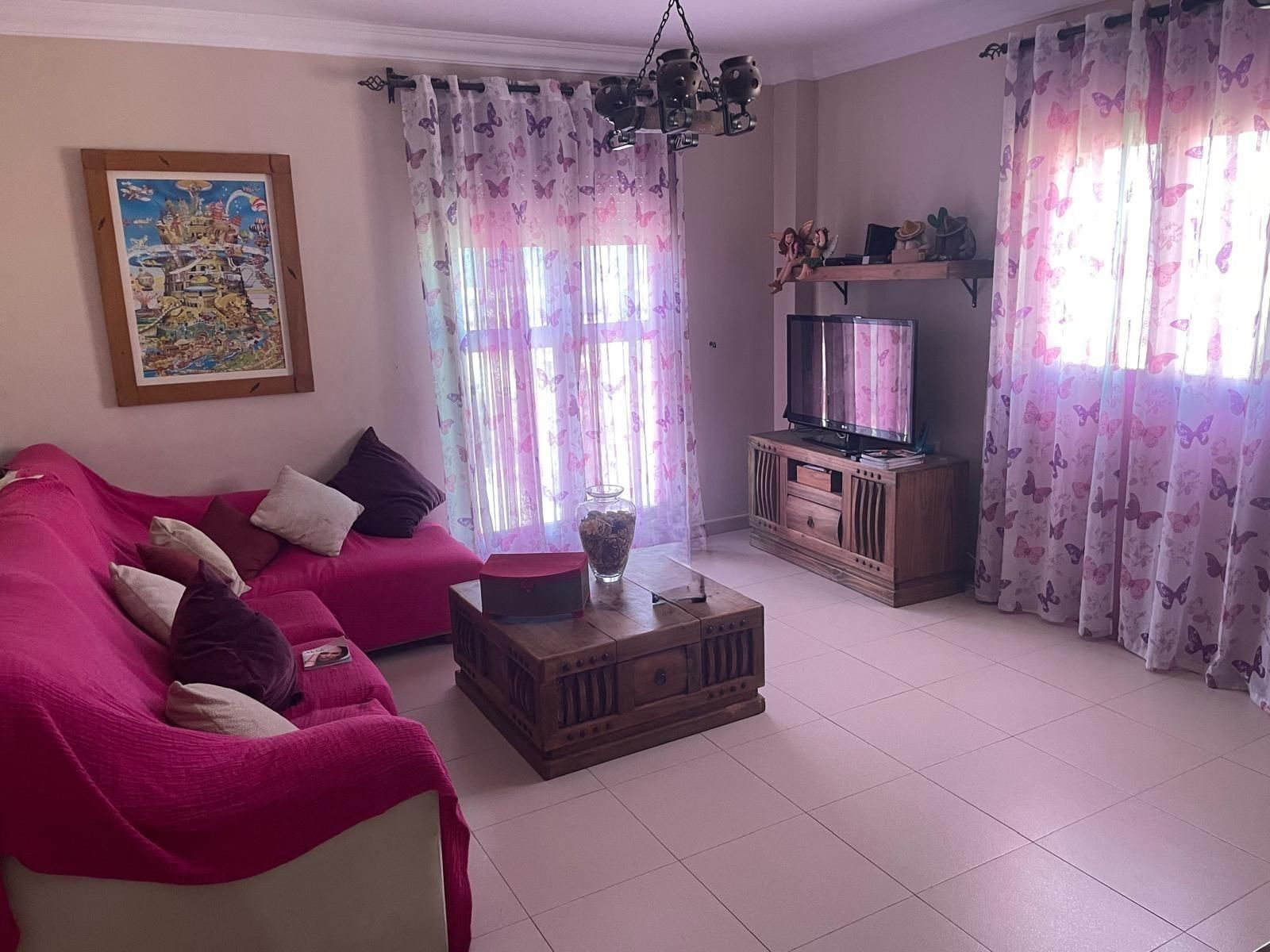 Living room of Flat for sale in Algeciras  with Private garden, Terrace and Community pool
