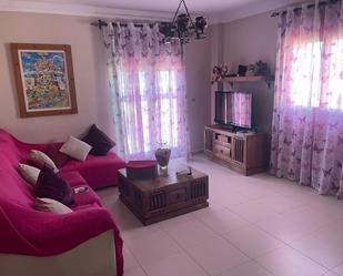 Sala d'estar de Pis en venda en Algeciras amb Jardí privat, Terrassa i Piscina comunitària