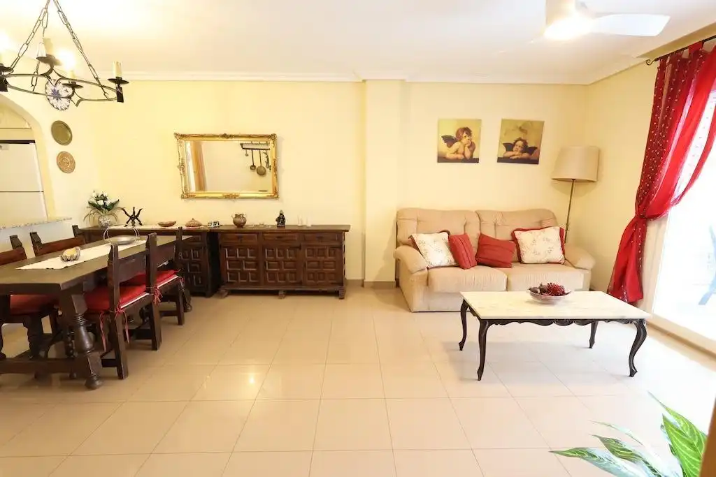 Sala de estar de Apartamento de alquiler en Orihuela con Aire acondicionado, Calefacción y Terraza