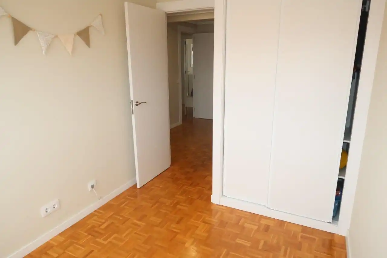 Dormitori de Pis en venda en A Coruña Capital  amb Aire condicionat, Calefacció i Parquet