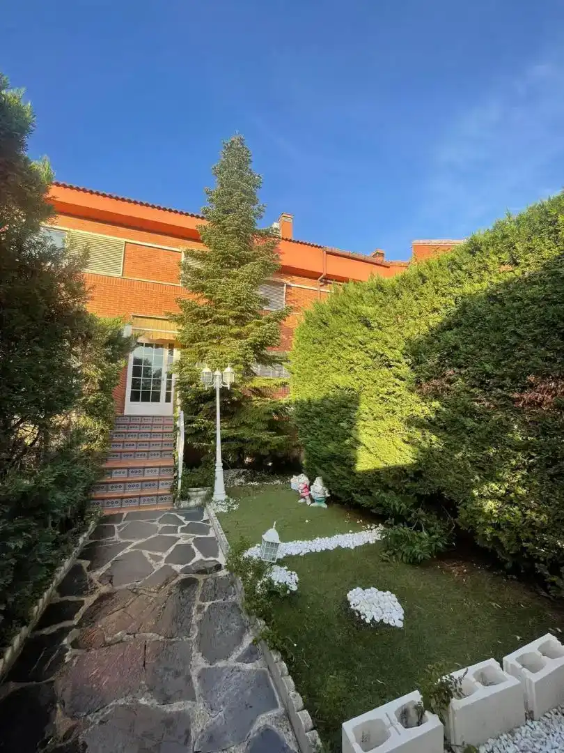 Jardí de Casa o xalet en venda en Ciudalcampo amb Aire condicionat, Piscina i Balcó