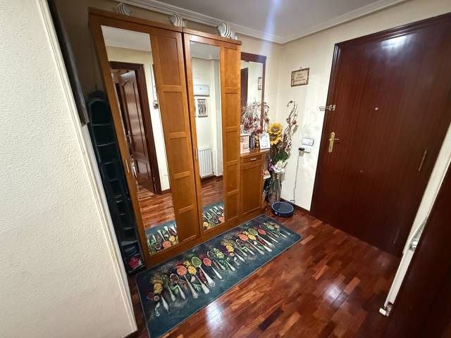 Piso en Venta en Calle Alegría en Ceares