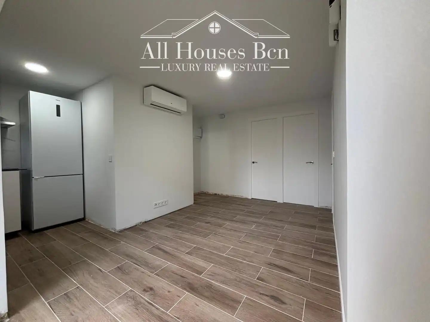 Piso en venta en L'Hospitalet de Llobregat con Aire acondicionado, Calefacción y Parquet