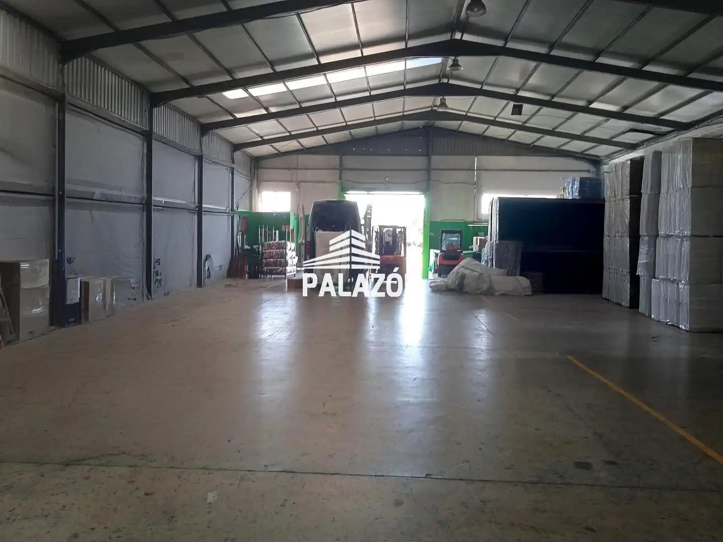 Nau industrial en venda a Crevillent