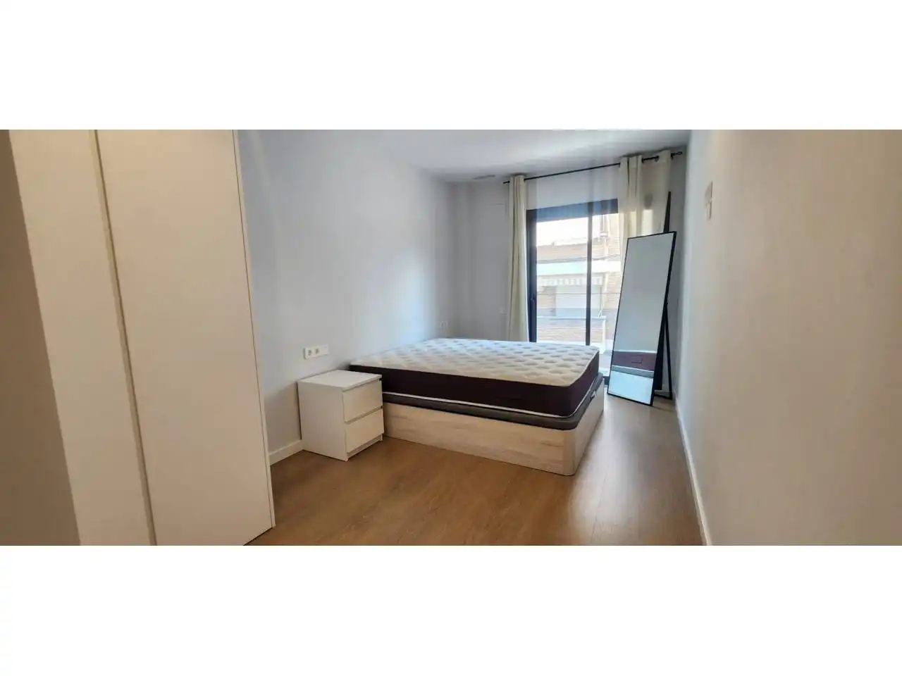 Schlafzimmer von Wohnung zur Miete in Terrassa mit Klimaanlage, Heizung und Terrasse