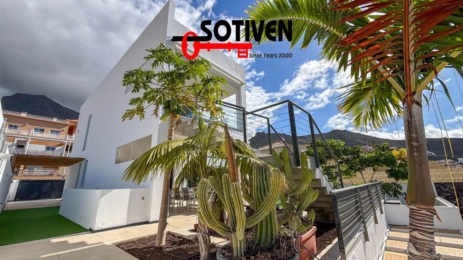 Vista exterior de Casa o chalet en venta en Adeje con Jardín privado, Terraza y Piscina