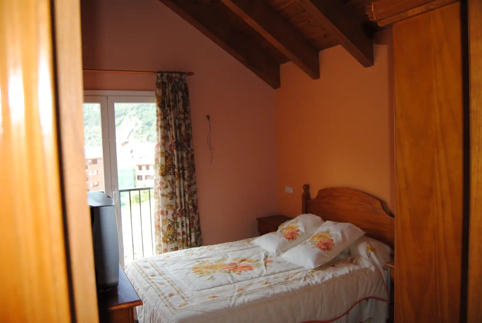 Bedroom of Buildings for sale in El Pont de Suert