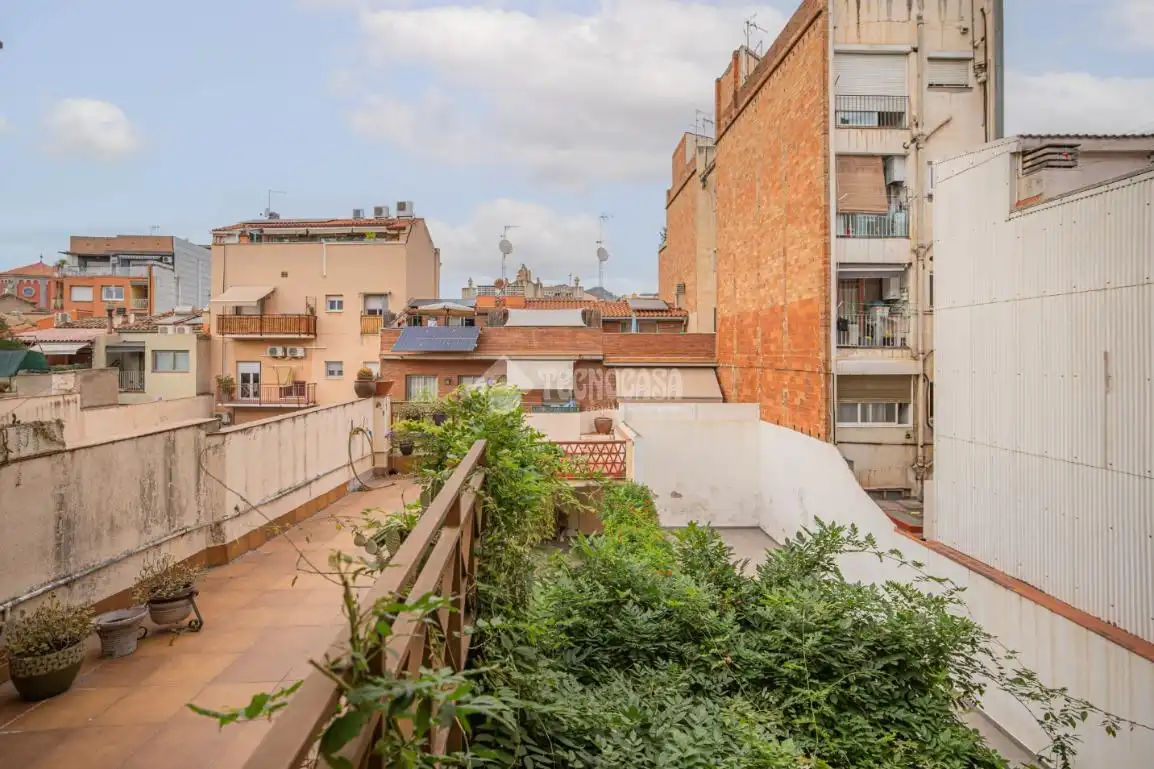 Casa aparellada amb terrassa en venda a Centre - Can Nadal, imagen 5