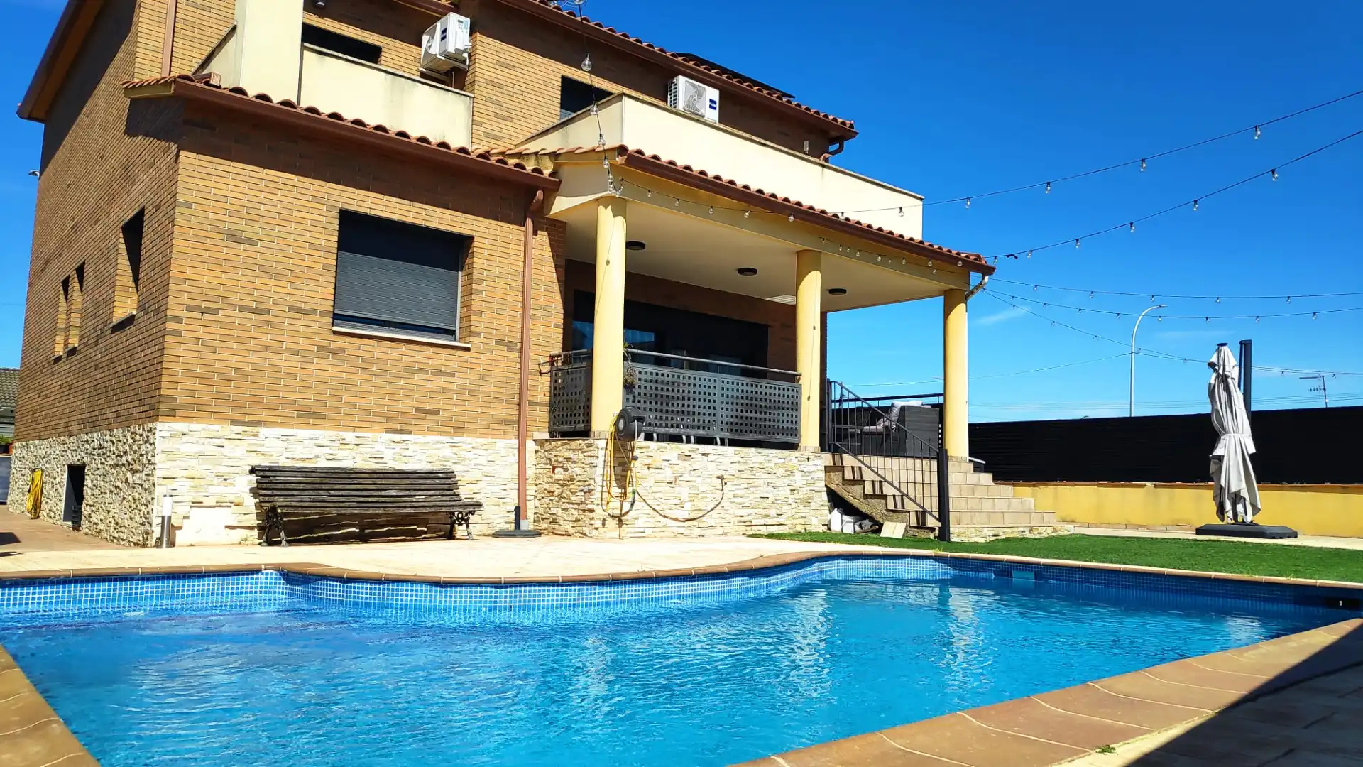 Piscina de Casa o xalet en venda en Albinyana amb Aire condicionat, Calefacció i Jardí privat