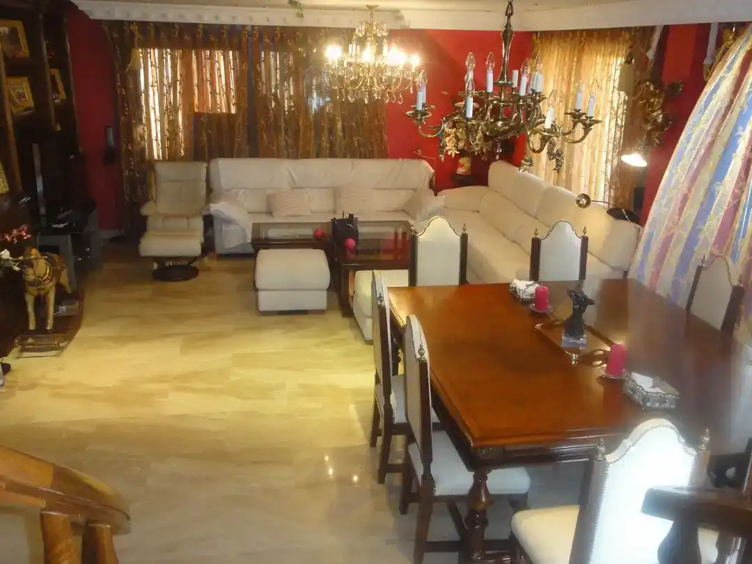 Sala de estar de Ático para compartir en Valladolid con Aire acondicionado, Parquet y Piscina