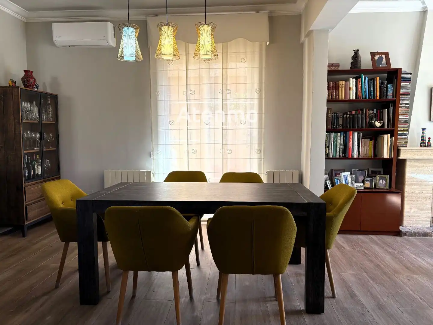 Comedor de Casa o chalet en venta en Barcelona con Aire acondicionado, Calefacción y Jardín privado