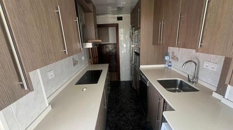 Foto 2 de Pis en venda a La Roureda, Barcelona