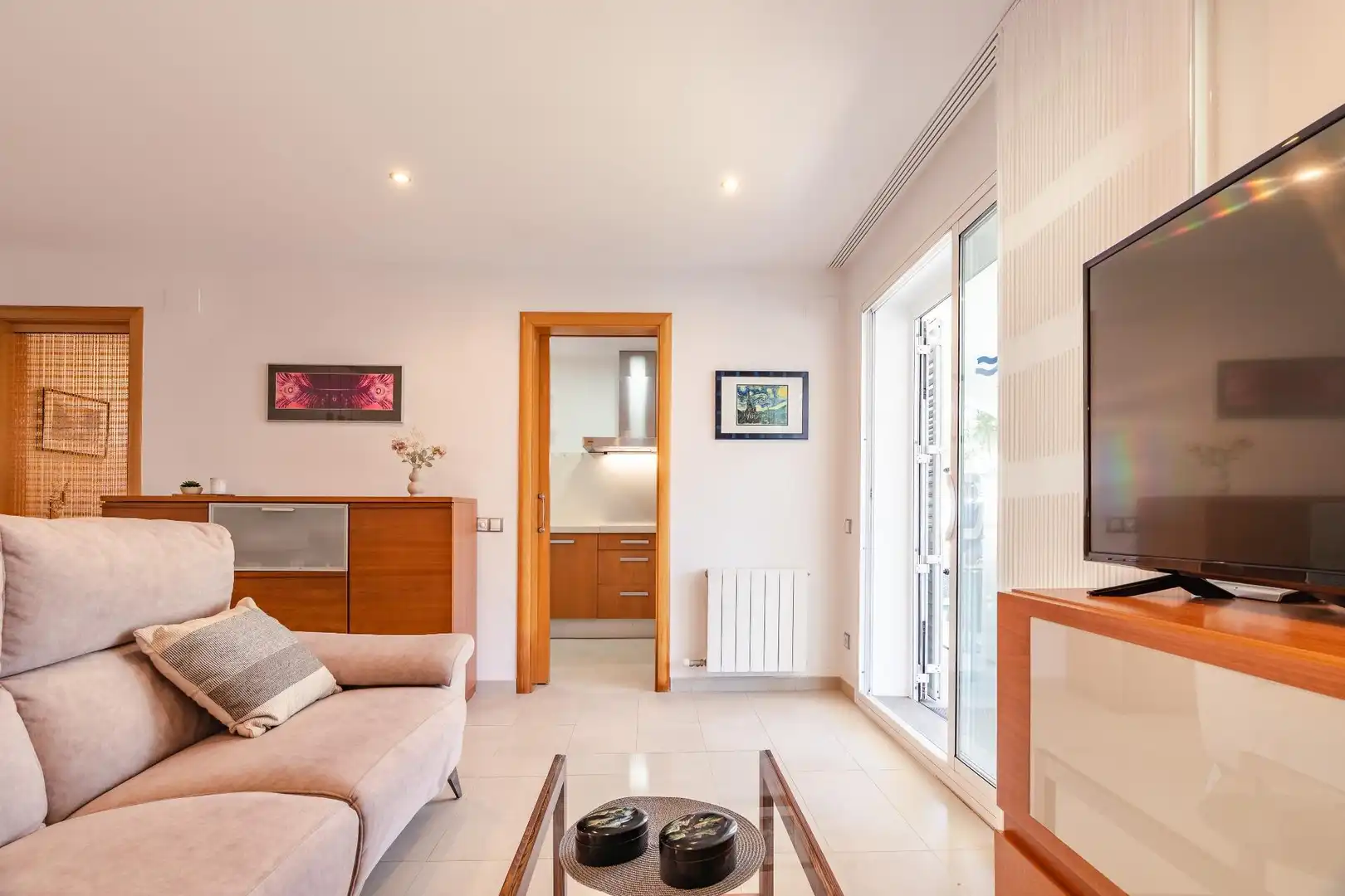Sala d'estar de Casa o xalet en venda en Cambrils amb Aire condicionat, Calefacció i Jardí privat