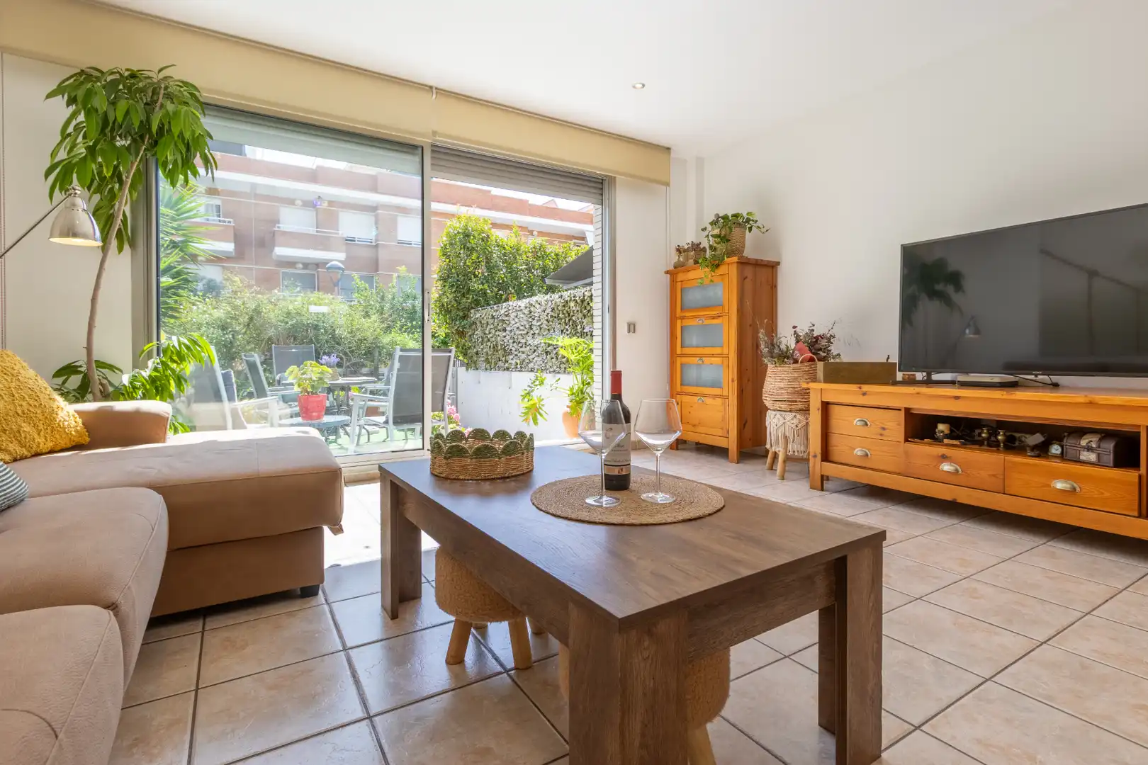Terraced house with pool for sale in Carrer Charlie Rivel, imagen 5