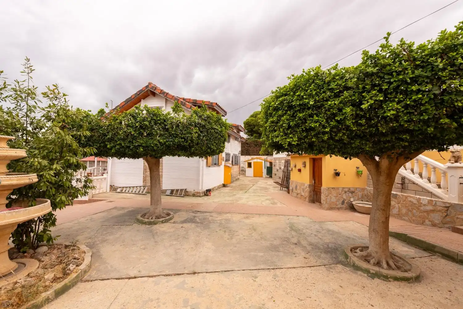 Vista exterior de Casa o xalet en venda en Alicante / Alacant amb Aire condicionat, Calefacció i Jardí privat