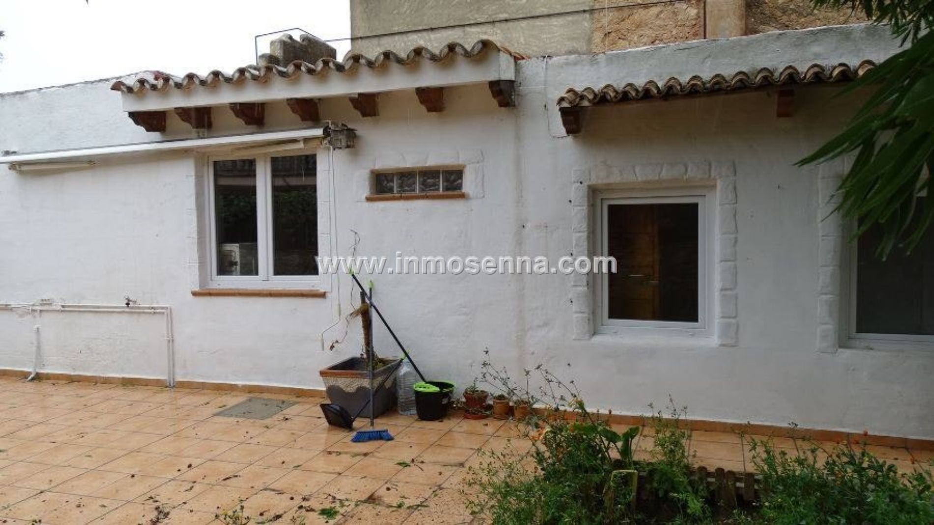 Vista exterior de Casa o xalet en venda en  Palma de Mallorca amb Terrassa, Moblat i TV