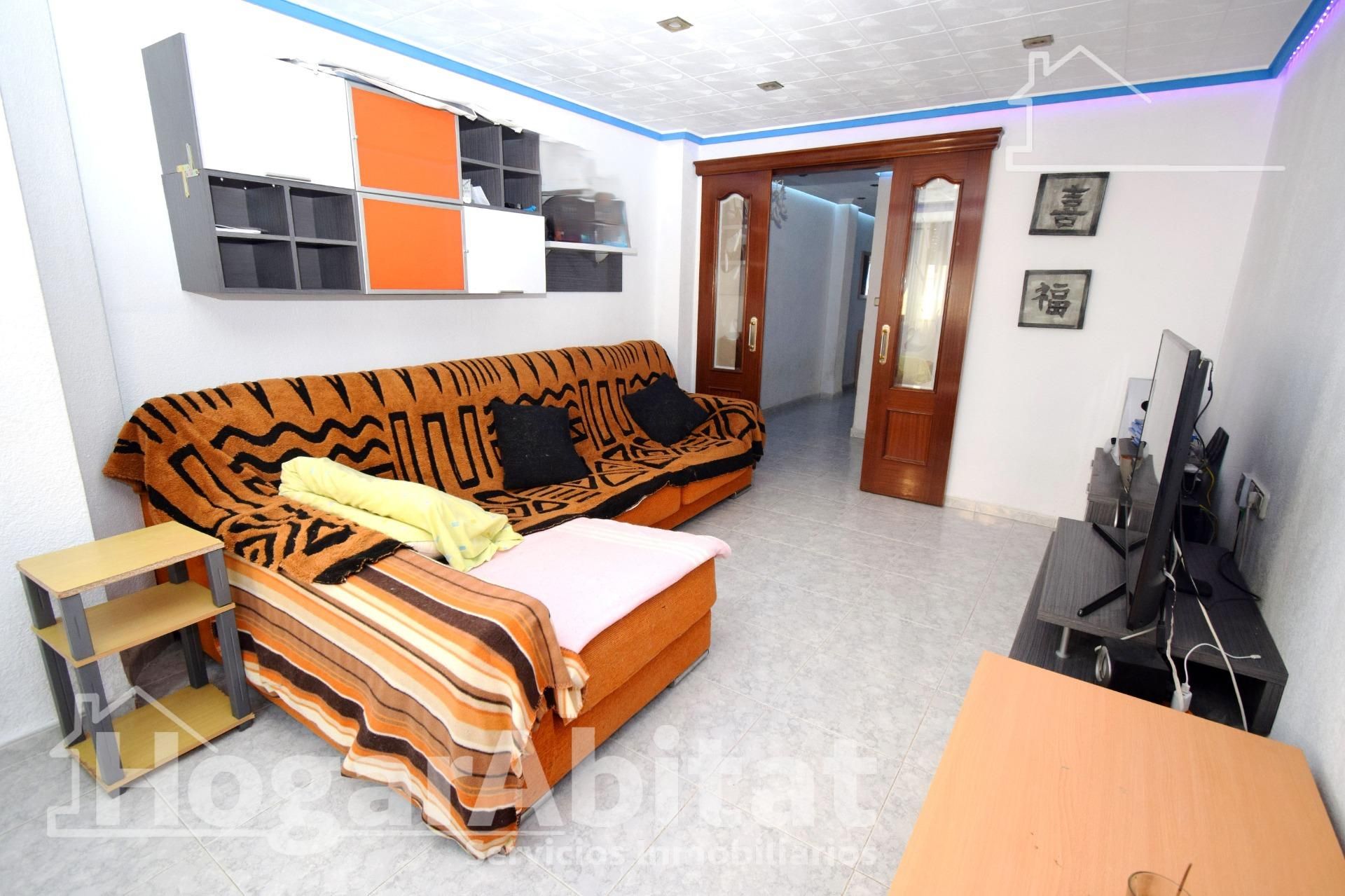 Living room of Flat for sale in  Valencia Capital  with Air Conditioner, Storage room and Balcony