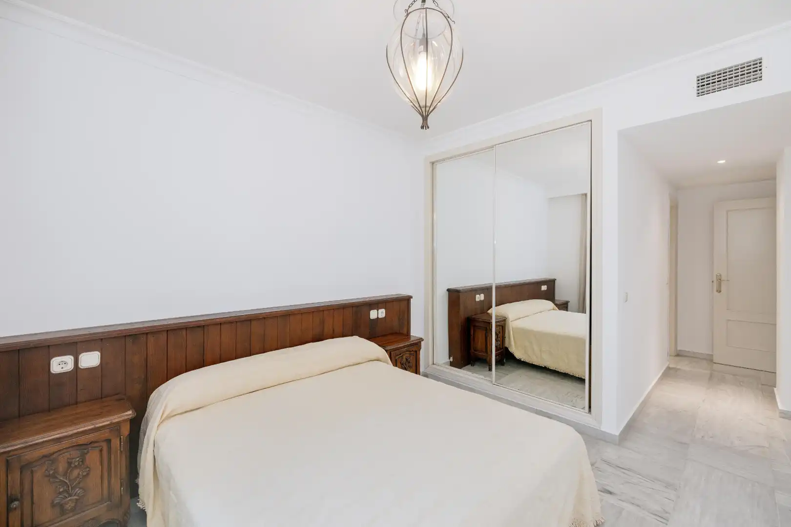 Bedroom of Flat for sale in Marbella  with Air Conditioner, Heating and Terrace