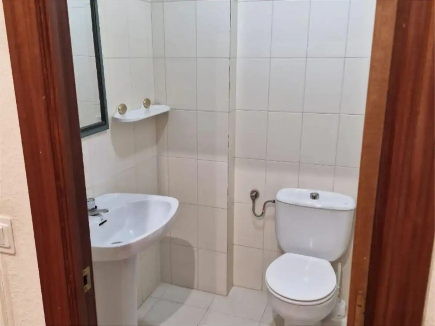 Baño de Oficina de alquiler en Lucena