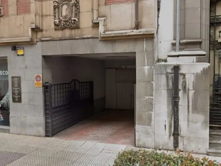 Parking de Garaje en venta en Oviedo 