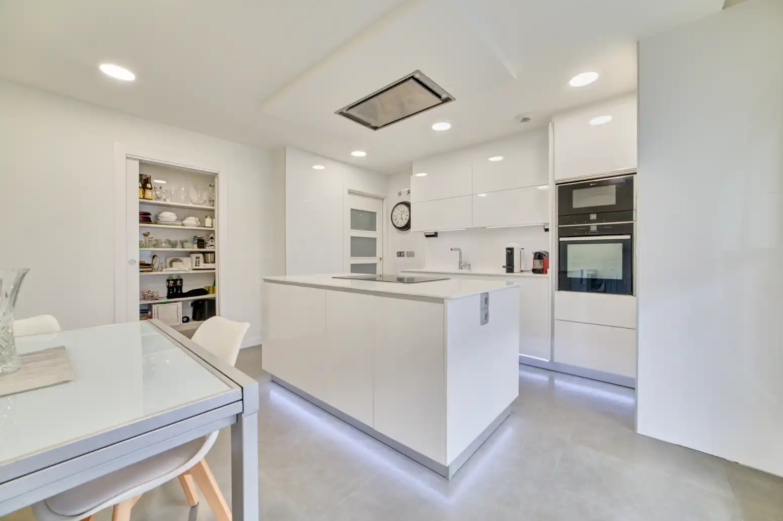 Cocina de Piso en venta en  Pamplona / Iruña con Calefacción, Terraza y Trastero