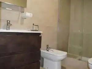 Baño de Ático en venta en Granada con Aire acondicionado, Calefacción y Parquet