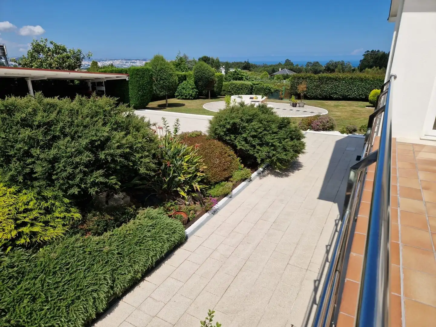 Terrassa de Casa o xalet en venda en Oleiros amb Calefacció, Jardí privat i Terrassa