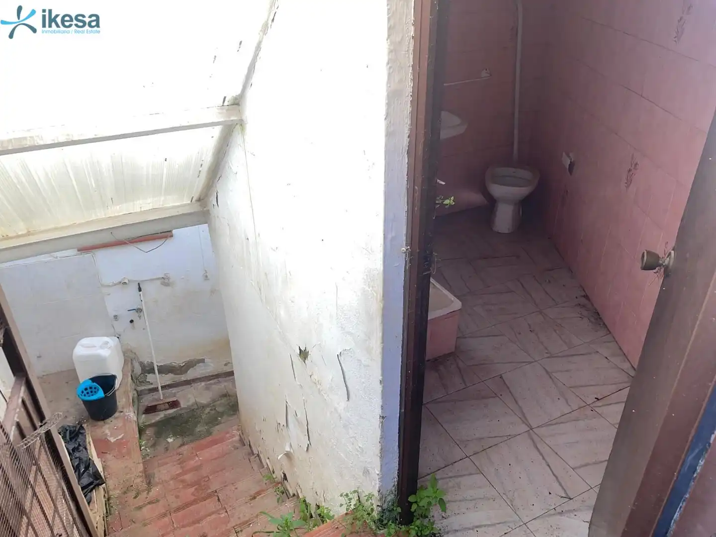 Casa adosada en venta en Constantina