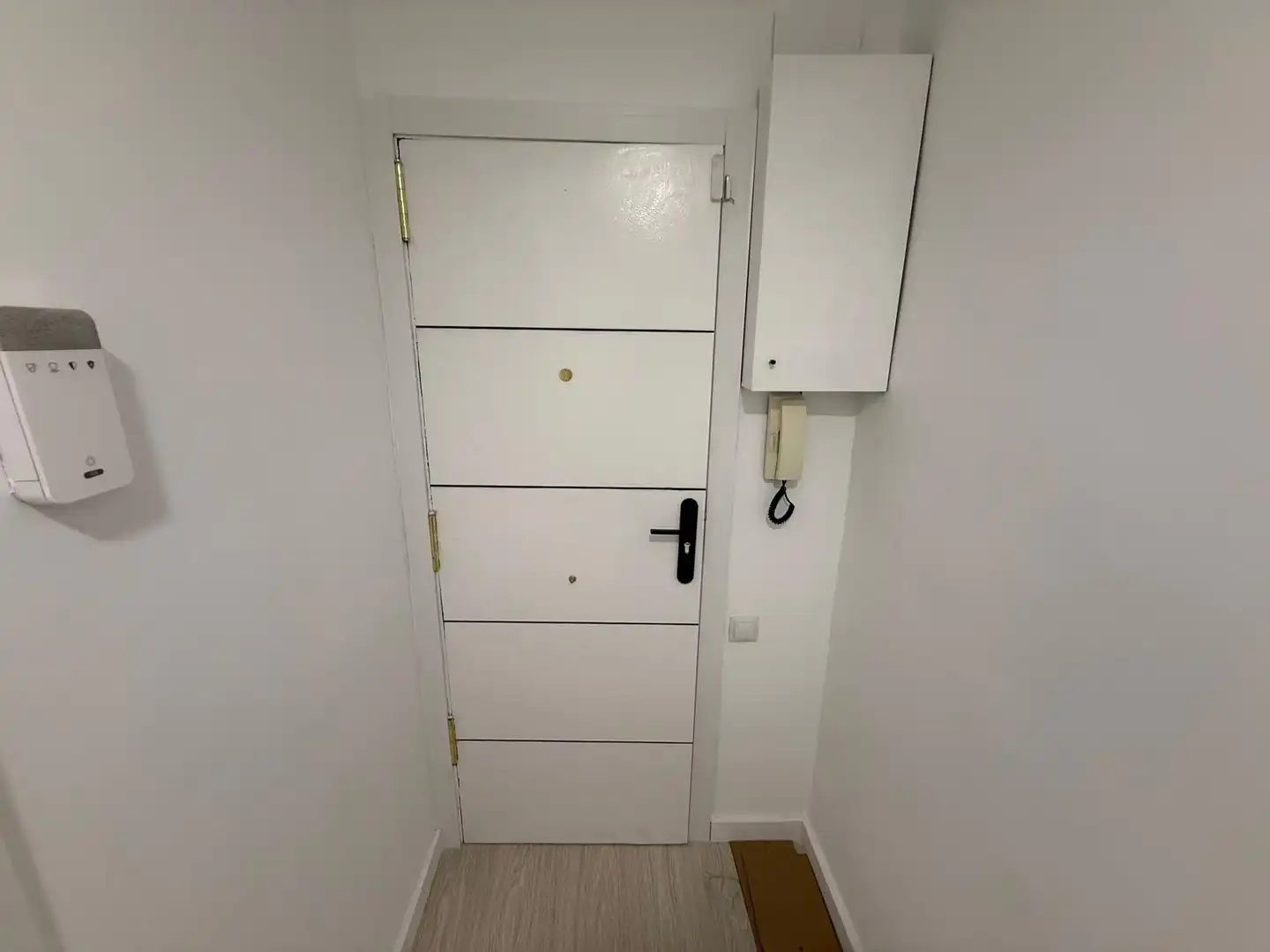 Flat for sale in L'Hospitalet de Llobregat  with Alarm