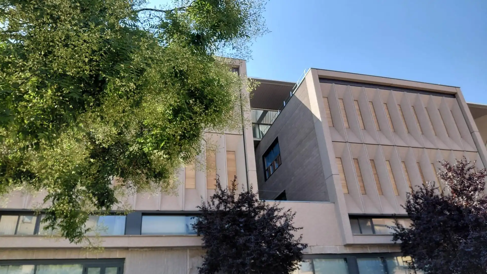 Vista exterior de Local en venta en Segovia