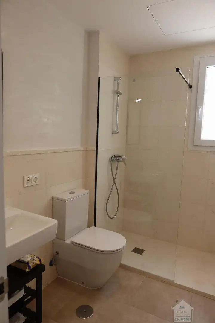 Bathroom of Houses for rent in Dos Hermanas  with Air Conditioner, Terrace and Storage room