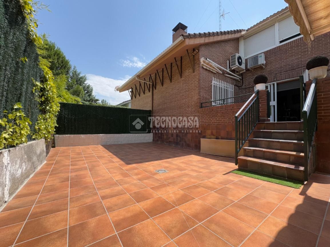 Single-family semi-detached for sale in Arroyo de la Vega