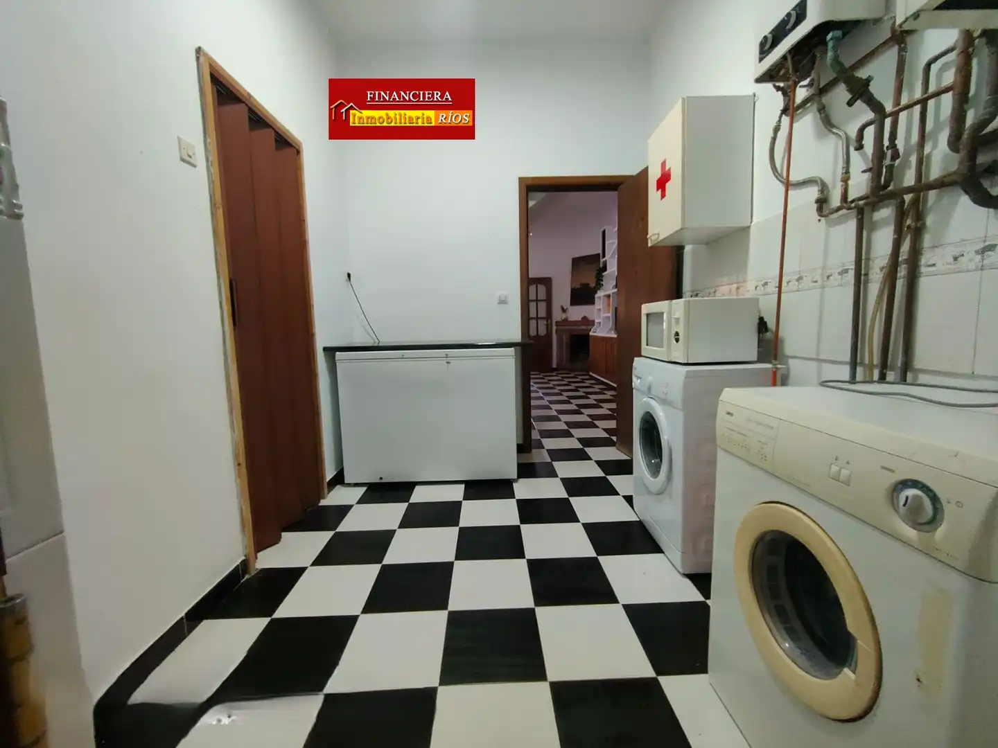 Chalet con piscina en venta en Carmona, imagen 5