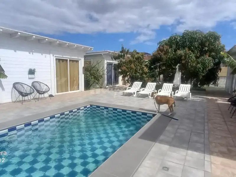 Piscina de Casa o chalet en venta en Arona