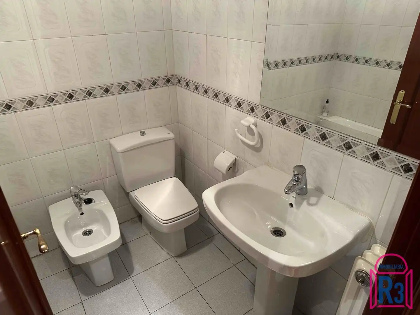 Baño de Piso en venta en León Capital  con Calefacción, Terraza y Trastero