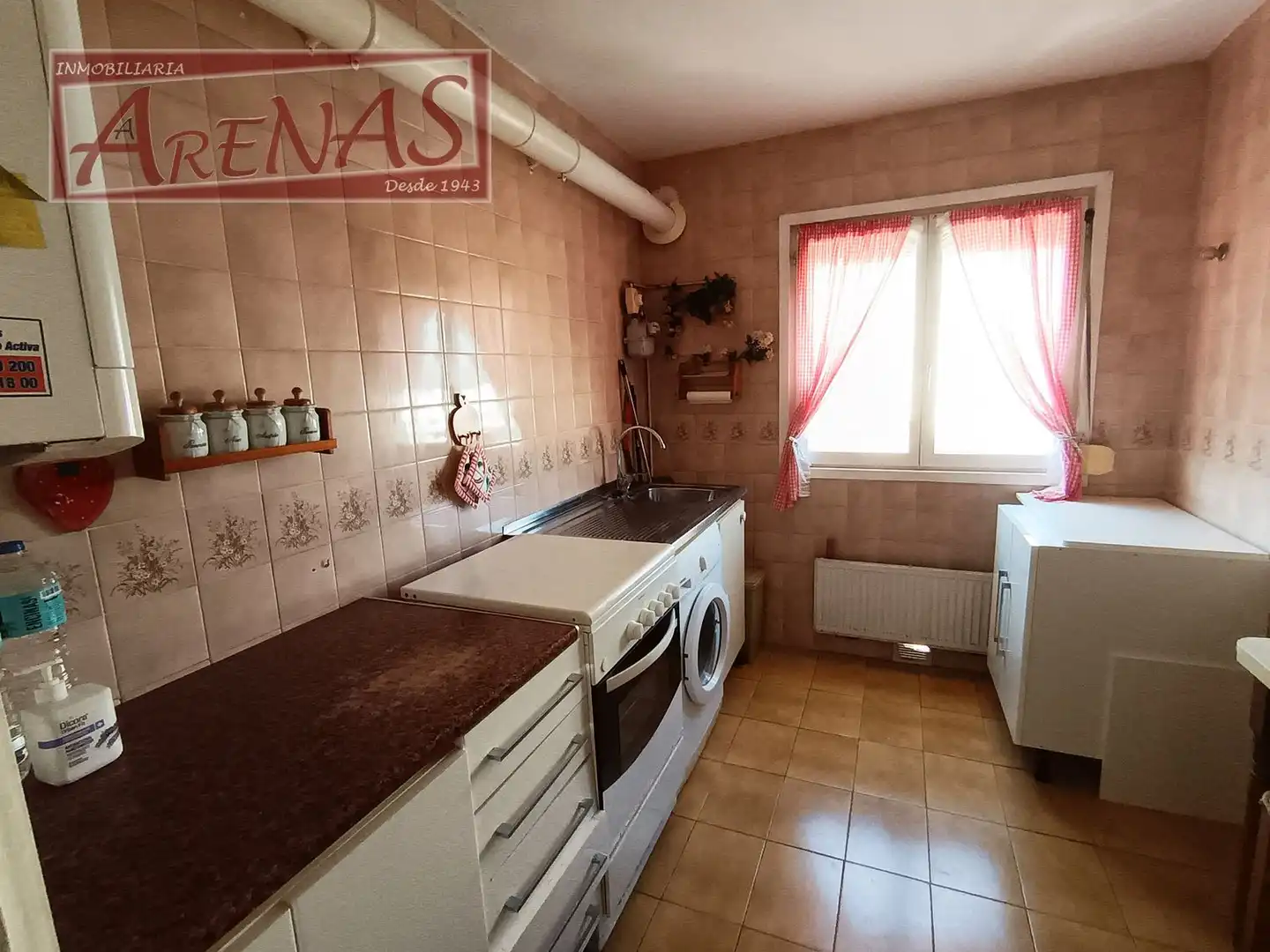 Kitchen of Flat for sale in Laredo  with Heating, Private garden and Furnished