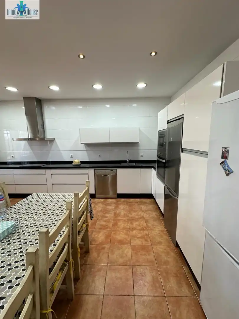 Cuina de Casa o xalet en venda en Albacete amb Aire condicionat, Jardí privat i Parquet