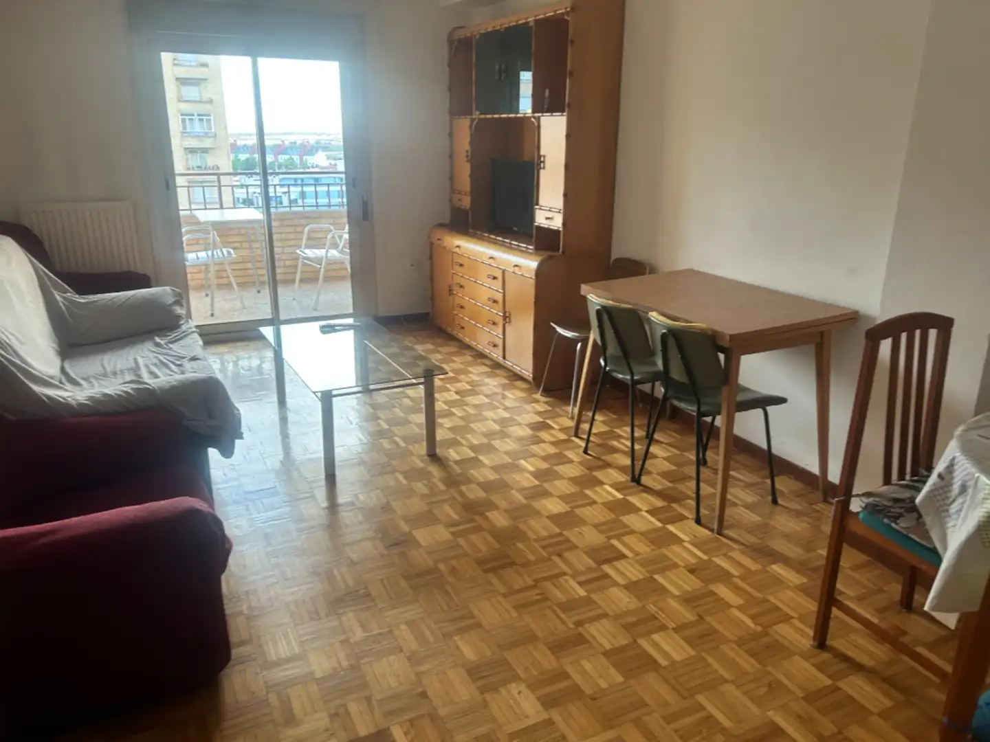 Wohnzimmer von Wohnung zur Miete in Huesca mit Heizung, Parkett und Terrasse