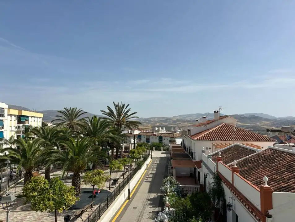 Vista exterior de Dúplex en venda en Álora amb Aire condicionat, Terrassa i Piscina