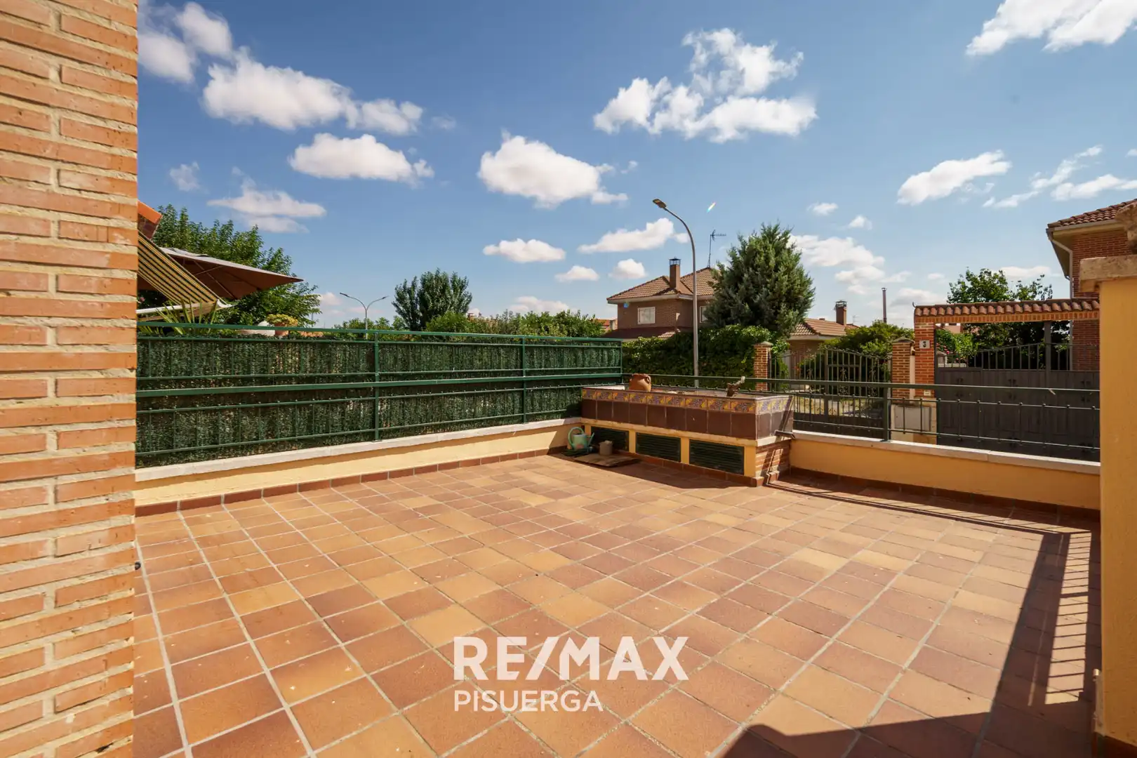 Terrassa de Casa o xalet en venda en Fuensaldaña amb Jardí privat i Traster