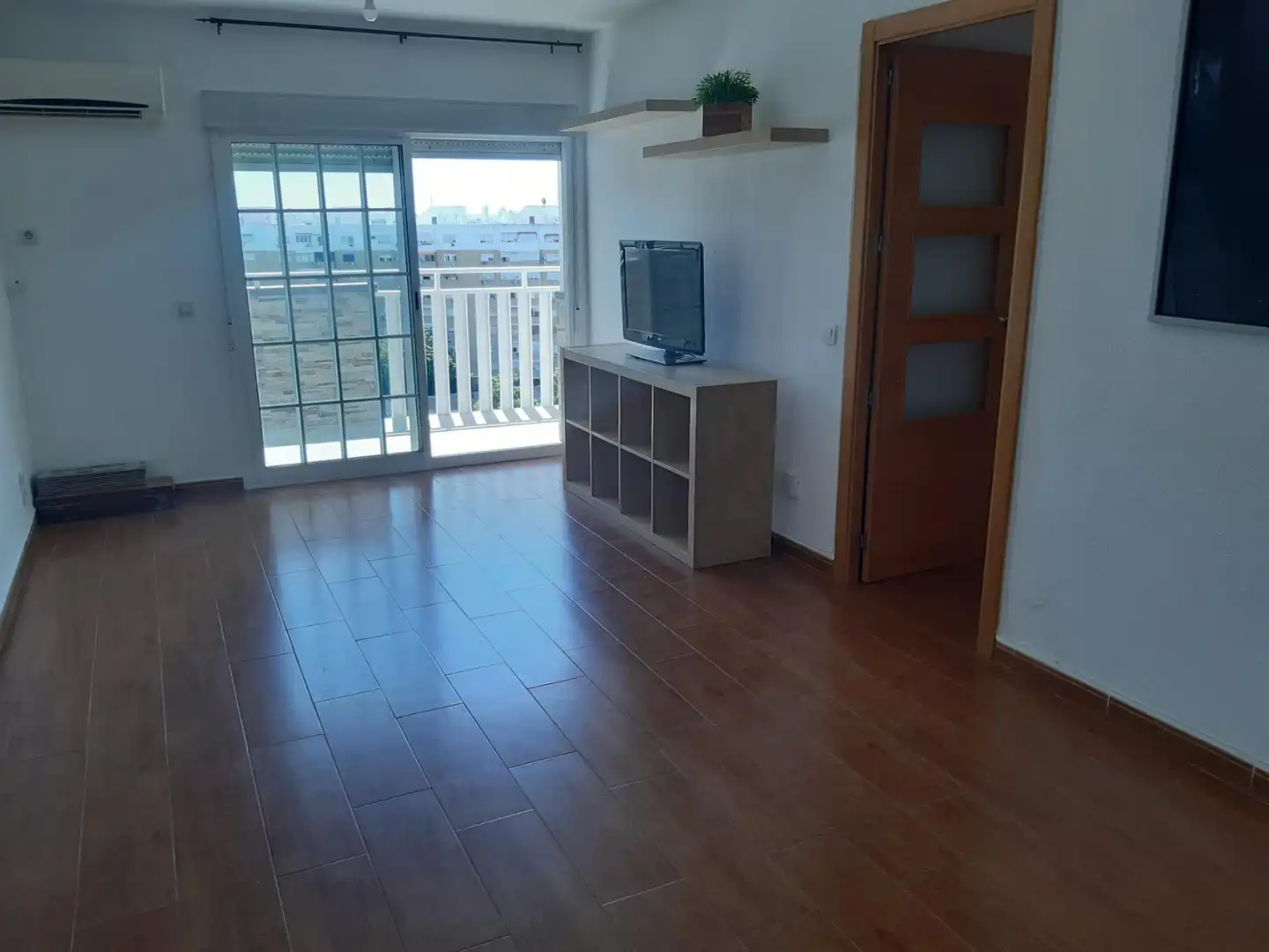 Living room of Flat for sale in Sevilla  with Air Conditioner